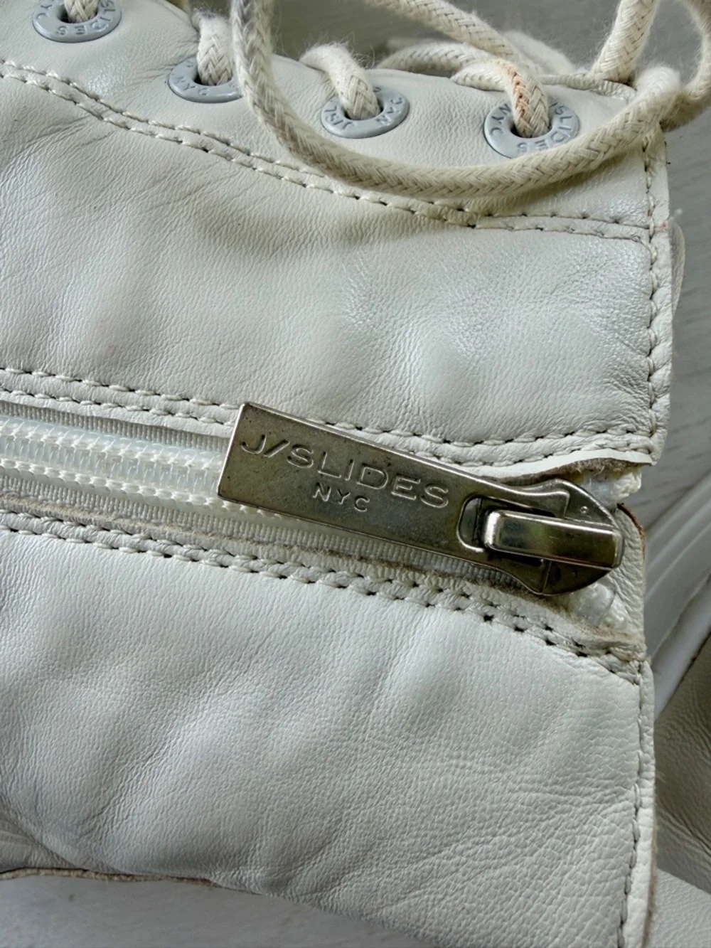 J/SLIDES, ANDRE, HI-TOP, LACE-UP SNEAKERS IN OFF-WHITE. SIZE 8 1/2